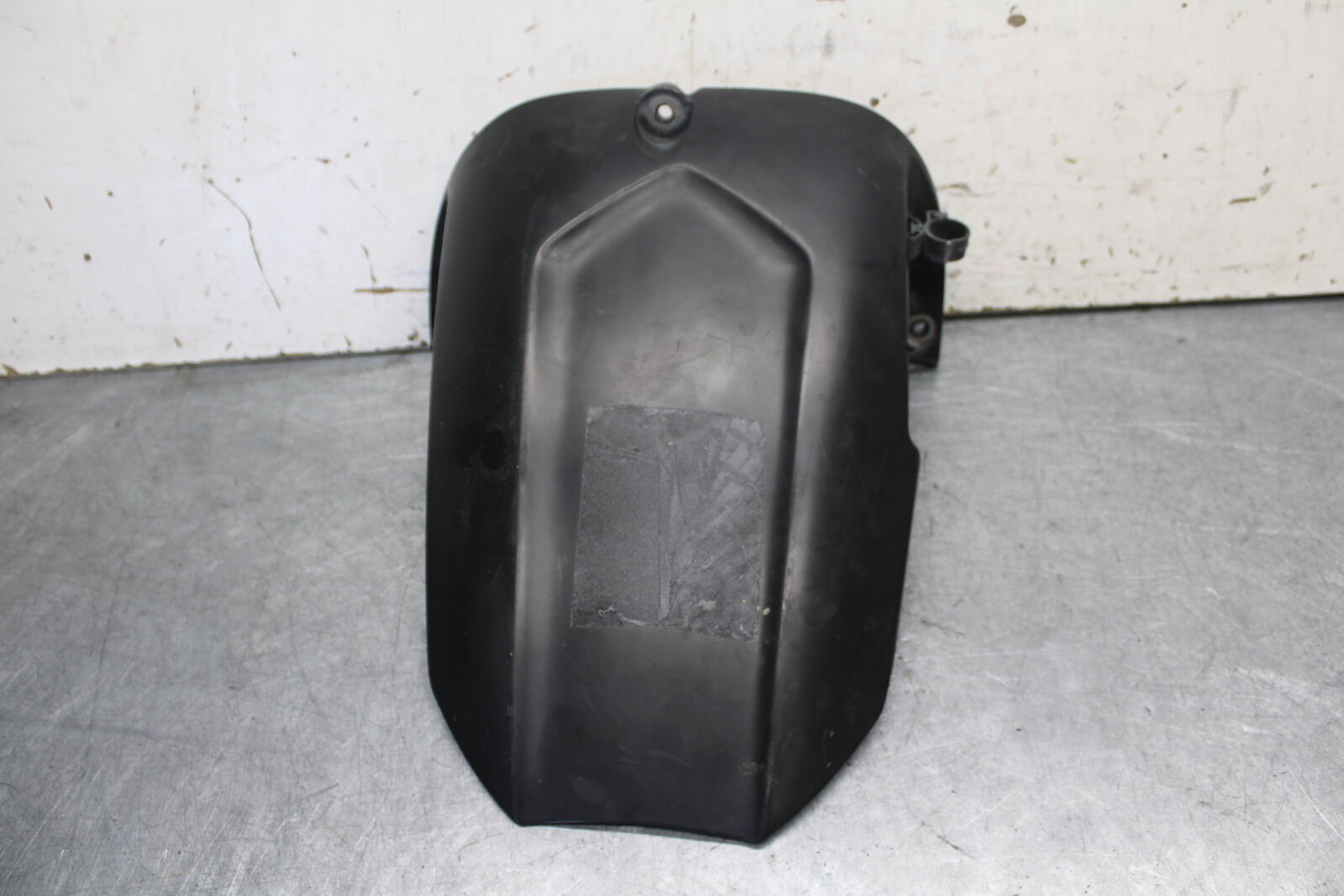 08-09 YAMAHA YZF R6S REAR BACK WHEEL TIRE HUGGER FENDER  BB690