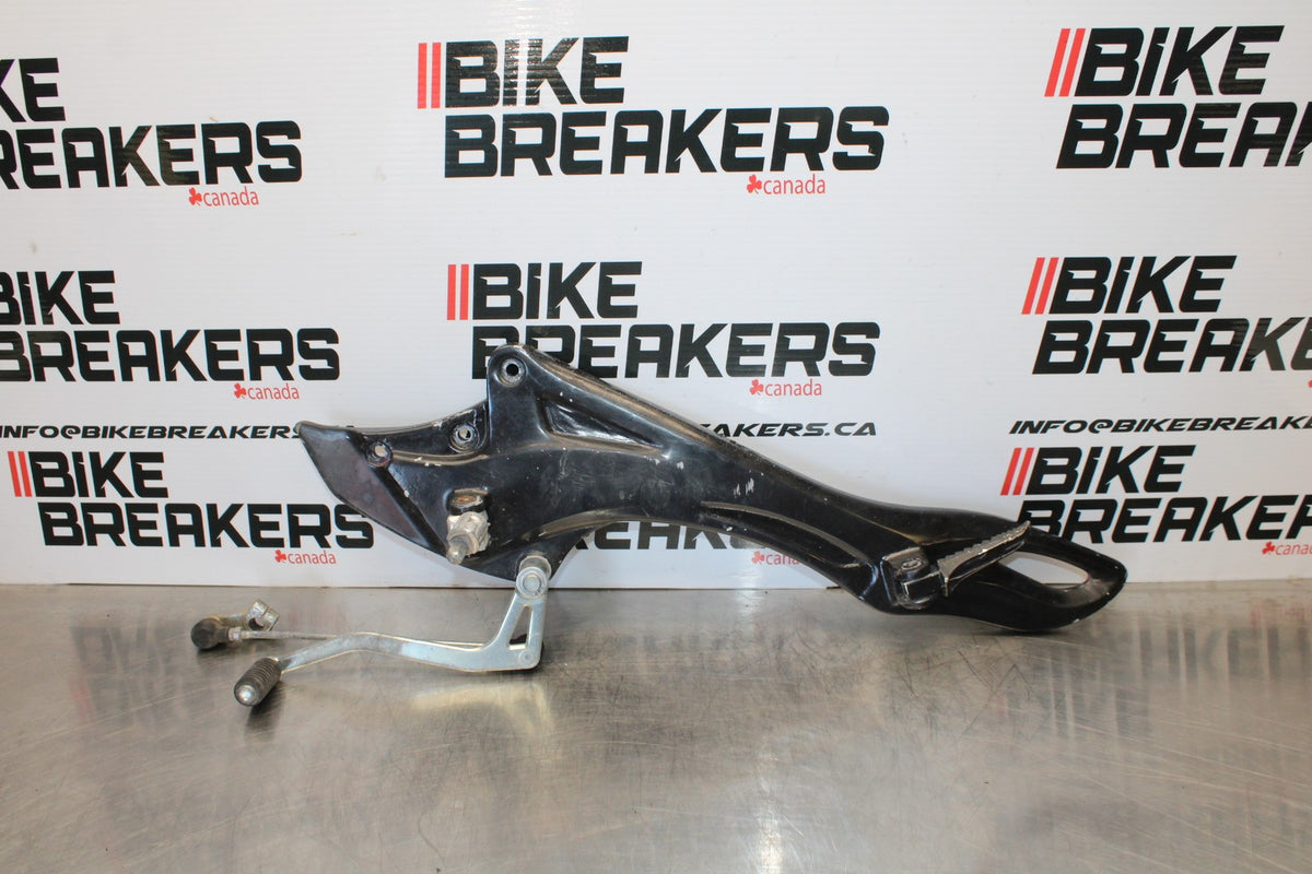 10 SUZUKI SV650 LEFT REARSET REAR SET DRIVER FOOT PEG REST STOP BB181
