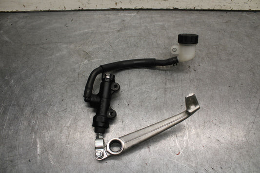 13-18 KAWASAKI NINJA ZX6R REAR BACK BRAKE MASTER CYLINDER W RESERVOIR BB666