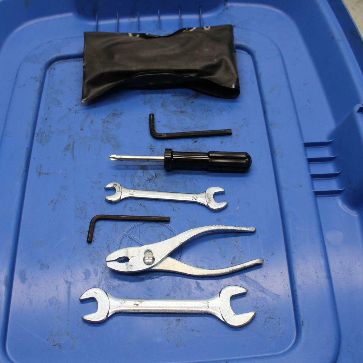 15-21 SUZUKI GSXR600 STOCK TOOLS OEM TOOL BAG KIT SET BB418