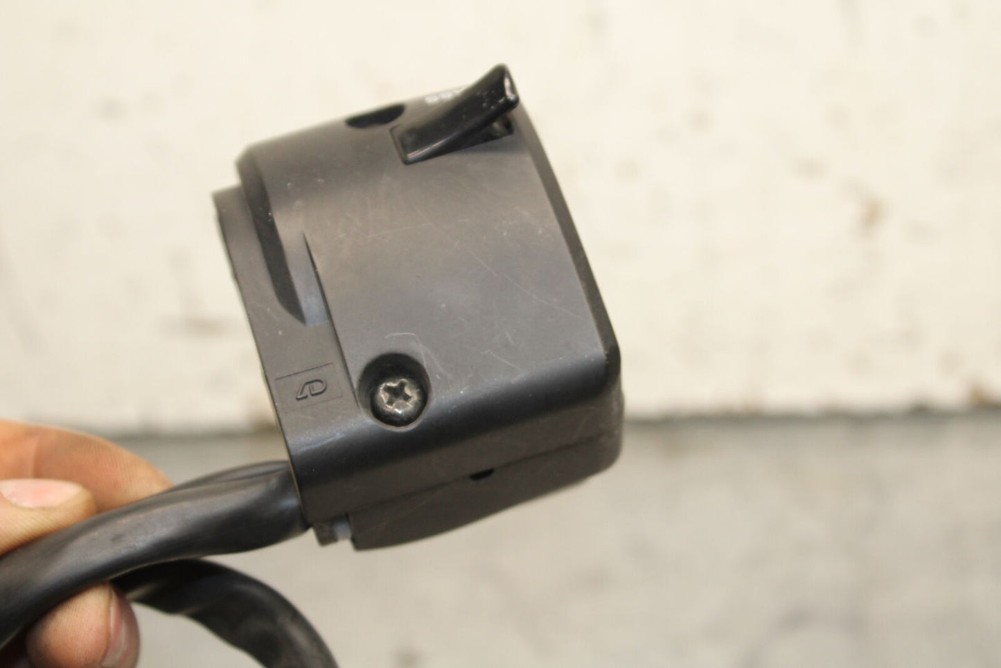 19-22 KAWASAKI Z400 LEFT CLIP ON HANDLE HORN SIGNALS SWITCH SWITCHES BB738