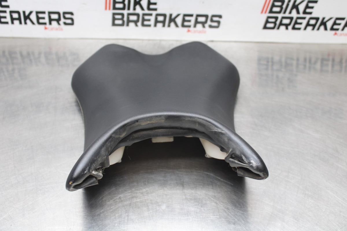 07 YAMAHA YZF R1 FRONT DRIVERS SEAT PAD SADDLE PILLION BB826
