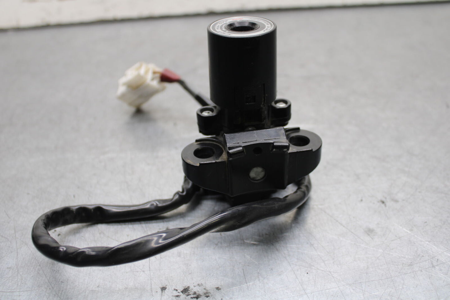 16 KAWASAKI NINJA ZX10R IGNITION LOCK  AND SEAT LOCK BB650