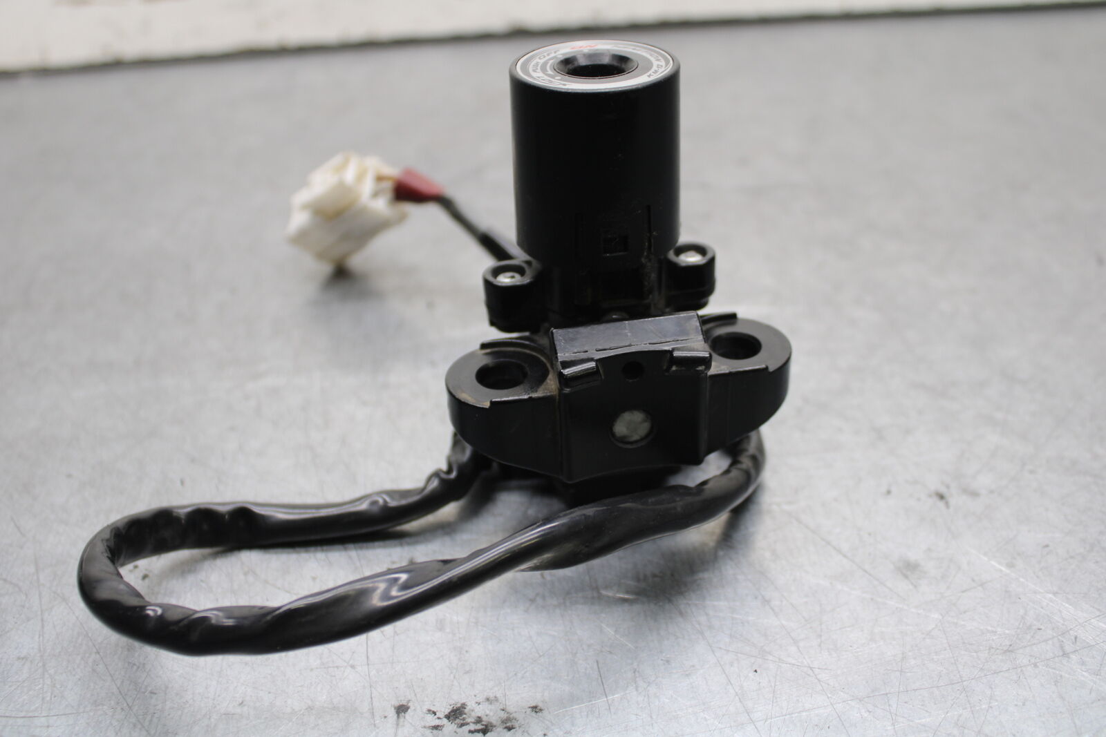 16 KAWASAKI NINJA ZX10R IGNITION LOCK  AND SEAT LOCK BB650