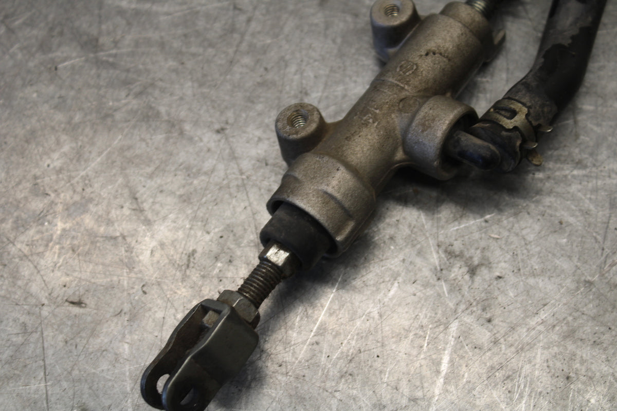 06-07 SUZUKI GSXR 600 REAR BACK BRAKE MASTER CYLINDER W RESERVOIR BB694