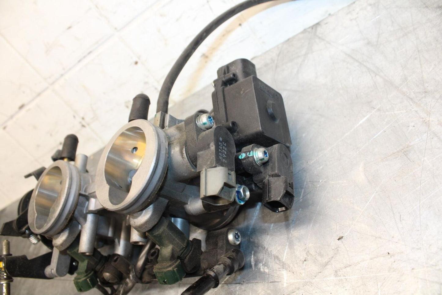 12-17 KAWASAKI NINJA 650 MAIN FUEL INJECTORS / THROTTLE BODIES BB470