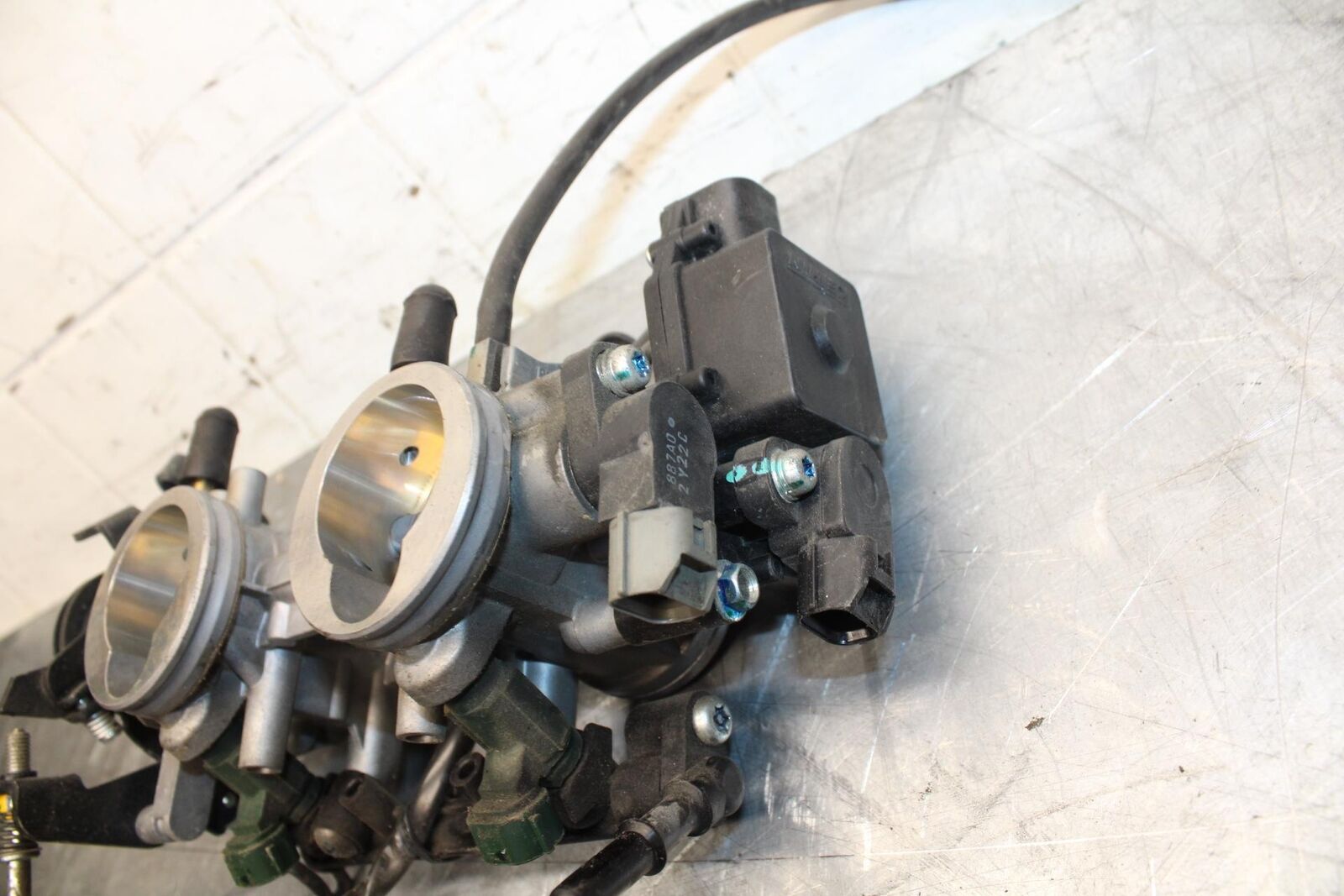 12-17 KAWASAKI NINJA 650 MAIN FUEL INJECTORS / THROTTLE BODIES BB470