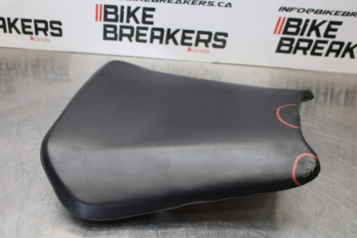 01-06 HONDA CBR600F4I FRONT DRIVERS SEAT PAD SADDLE PILLION BB185