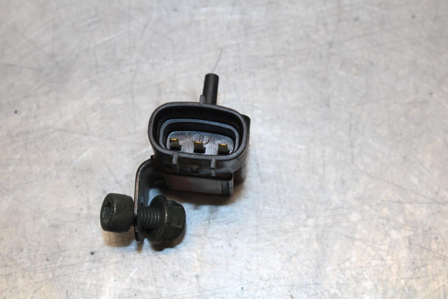 2001 Suzuki GSXR600 MAP MASS AIR FLOW PRESSURE SENSOR 15620-35F00 BB59