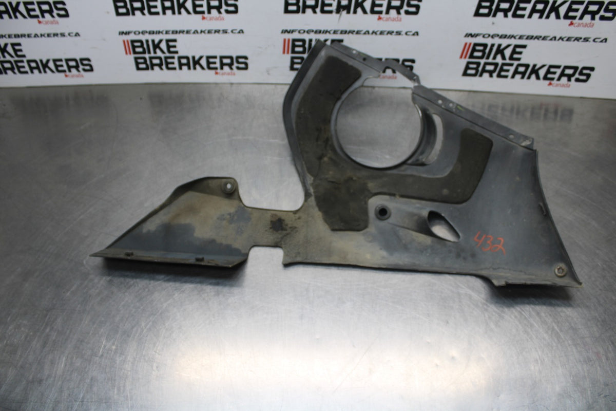 04-06 YAMAHA YZF R1 LEFT LOWER BOTTOM BELLY SIDE FAIRING COWL BB432