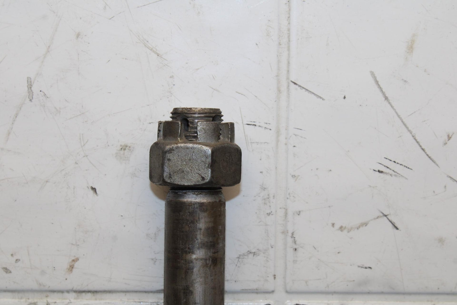 2005 Kawasaki Vulcan 1600 VN1600D Nomad REAR AXLE BACK WHEEL BOLT AXEL BB556