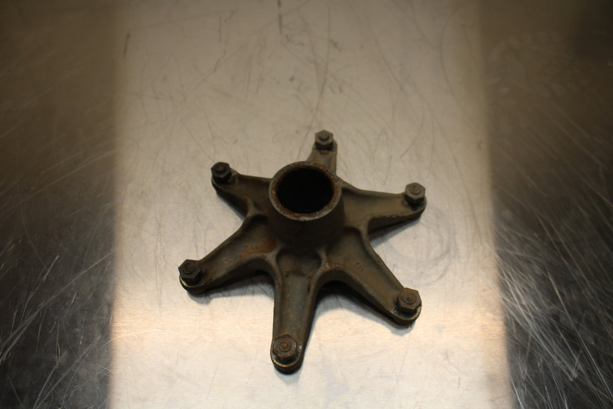 93 YAMAHA BANSHEE 350 REAR SPROCKET HUB BB135