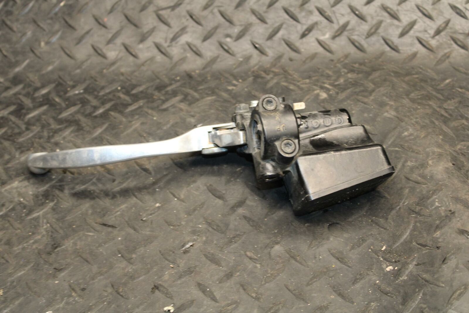 07-09 KAWASAKI VERSYS 650 FRONT BRAKE MASTER CYLINDER w/ LEVER BB206