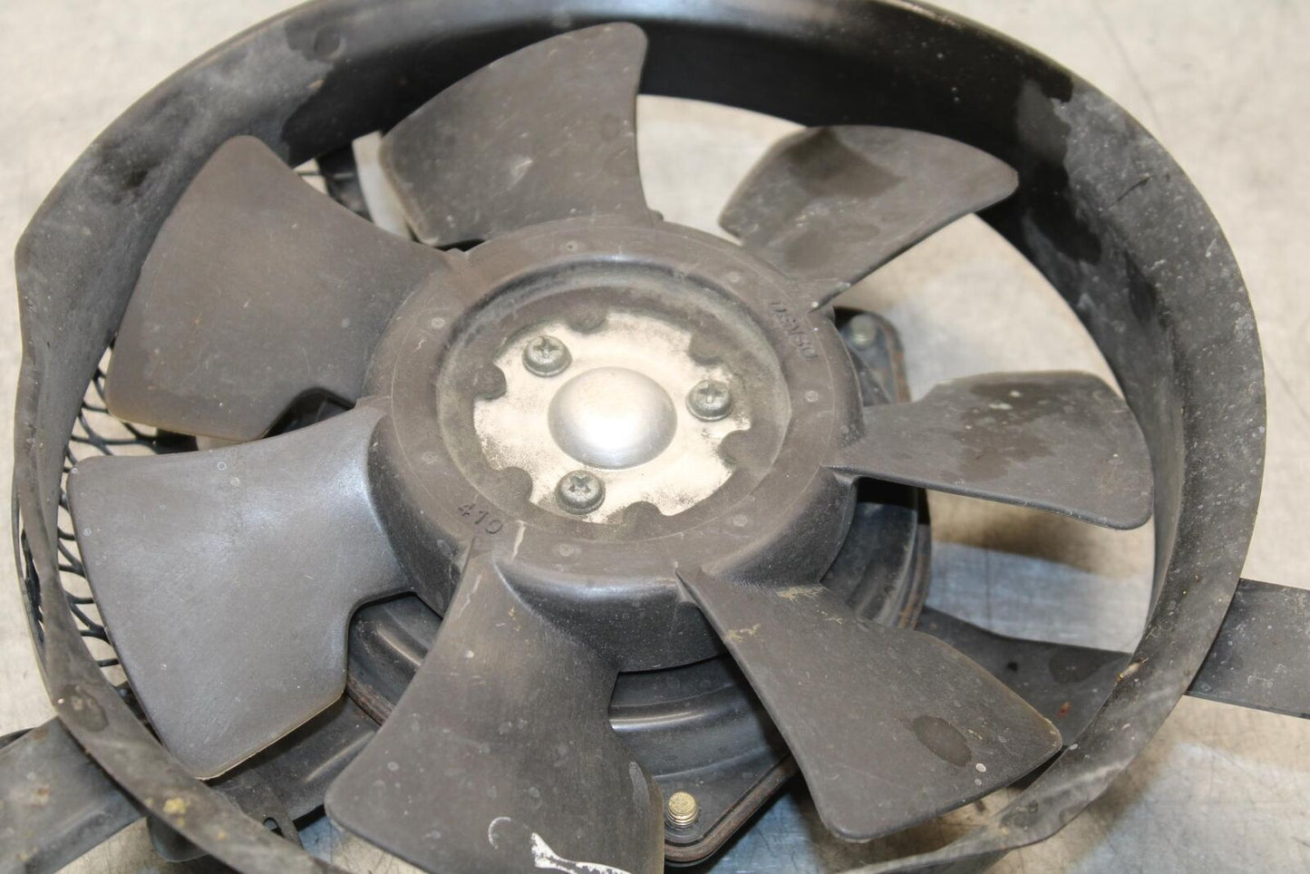 2001 Suzuki GSXR750 ENGINE RADIATOR COOLING FAN 17800-35F00 BB553