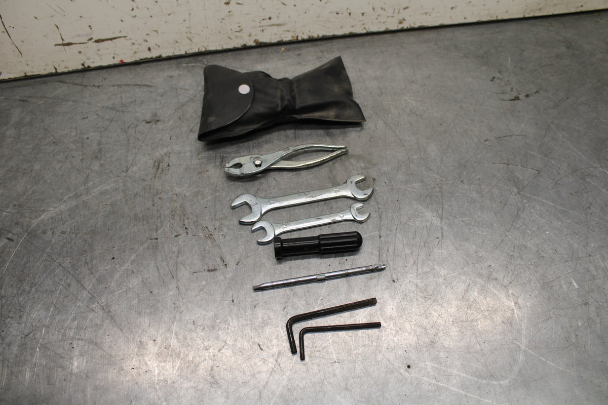 11-24 SUZUKI GSXR750 STOCK TOOLS OEM TOOL BAG KIT SET BB714