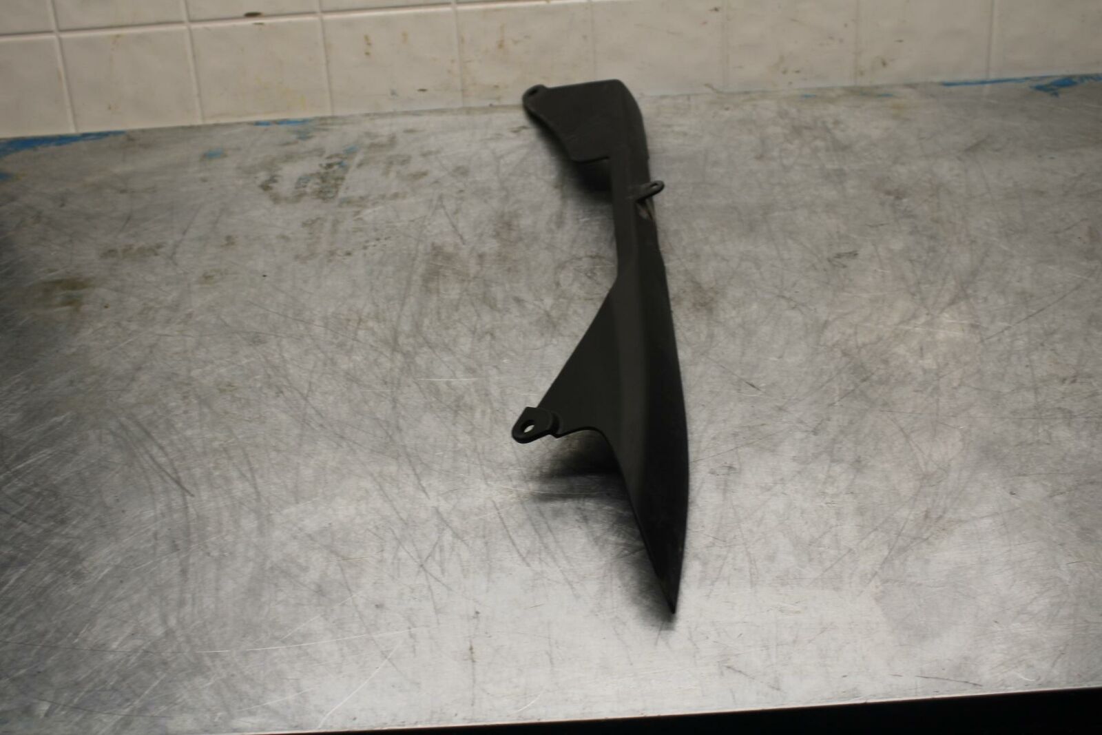 19-20 KAWASAKI NINJA ZX6R REAR BACK DRIVE CHAIN GUARD COVER SHIELD BB419