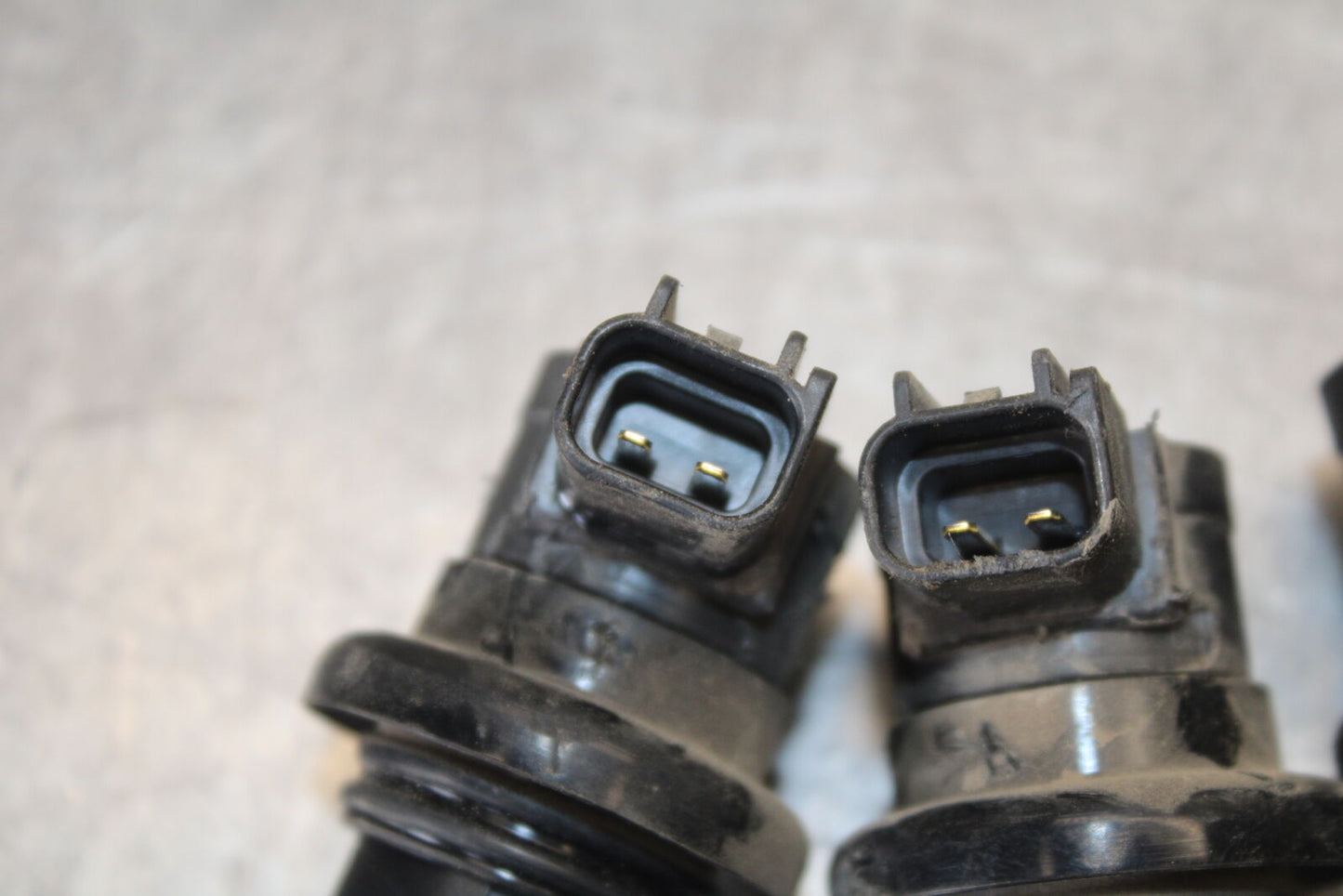 09-14 YAMAHA YZF R1 IGNITION COILS COIL SPARK PLUG CAPS 14B-82310-00-00 BB696