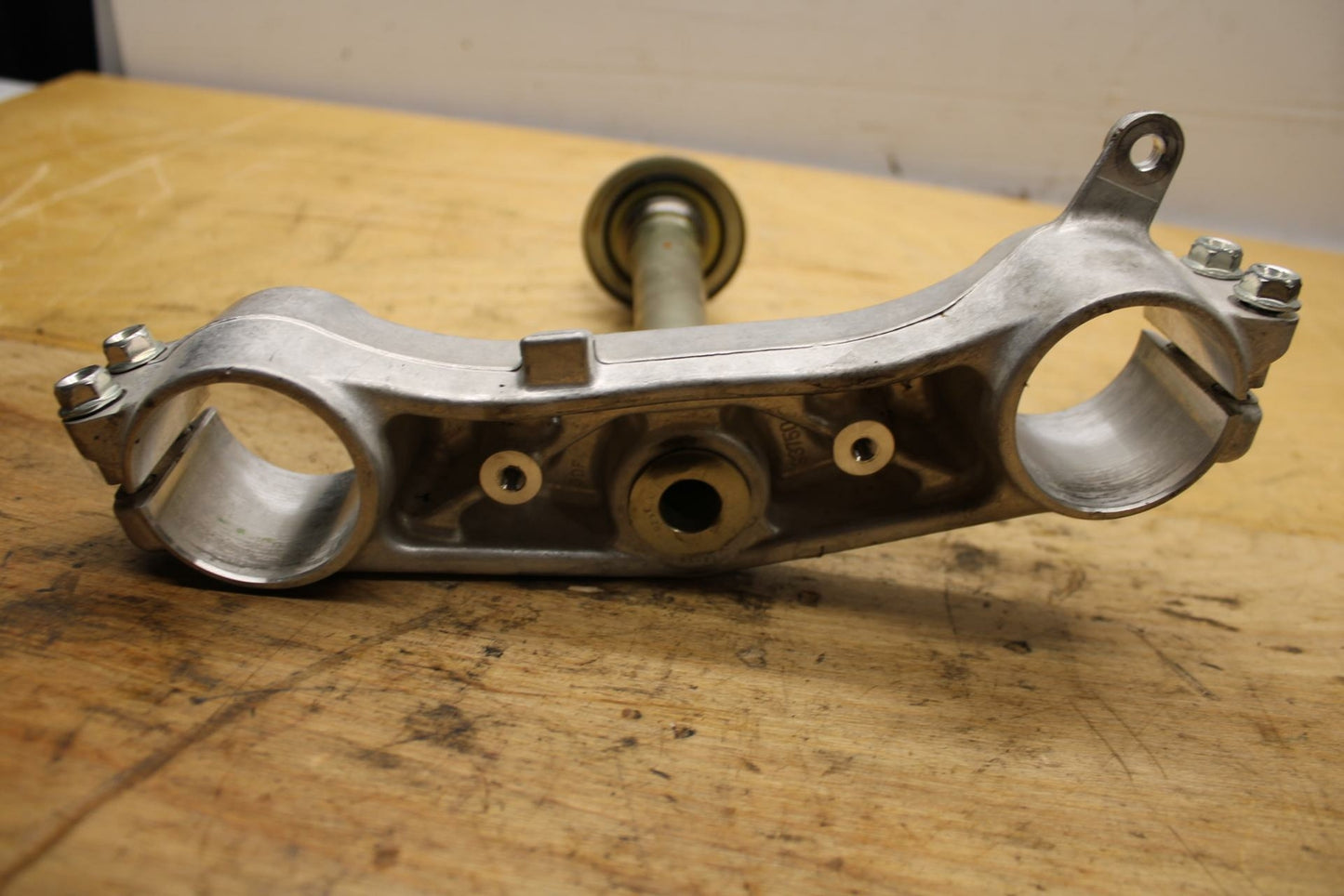 11-17 SUZUKI GSXR750 FRONT FORKS CLAMP LOWER TRIPLE TREE STEM BB320