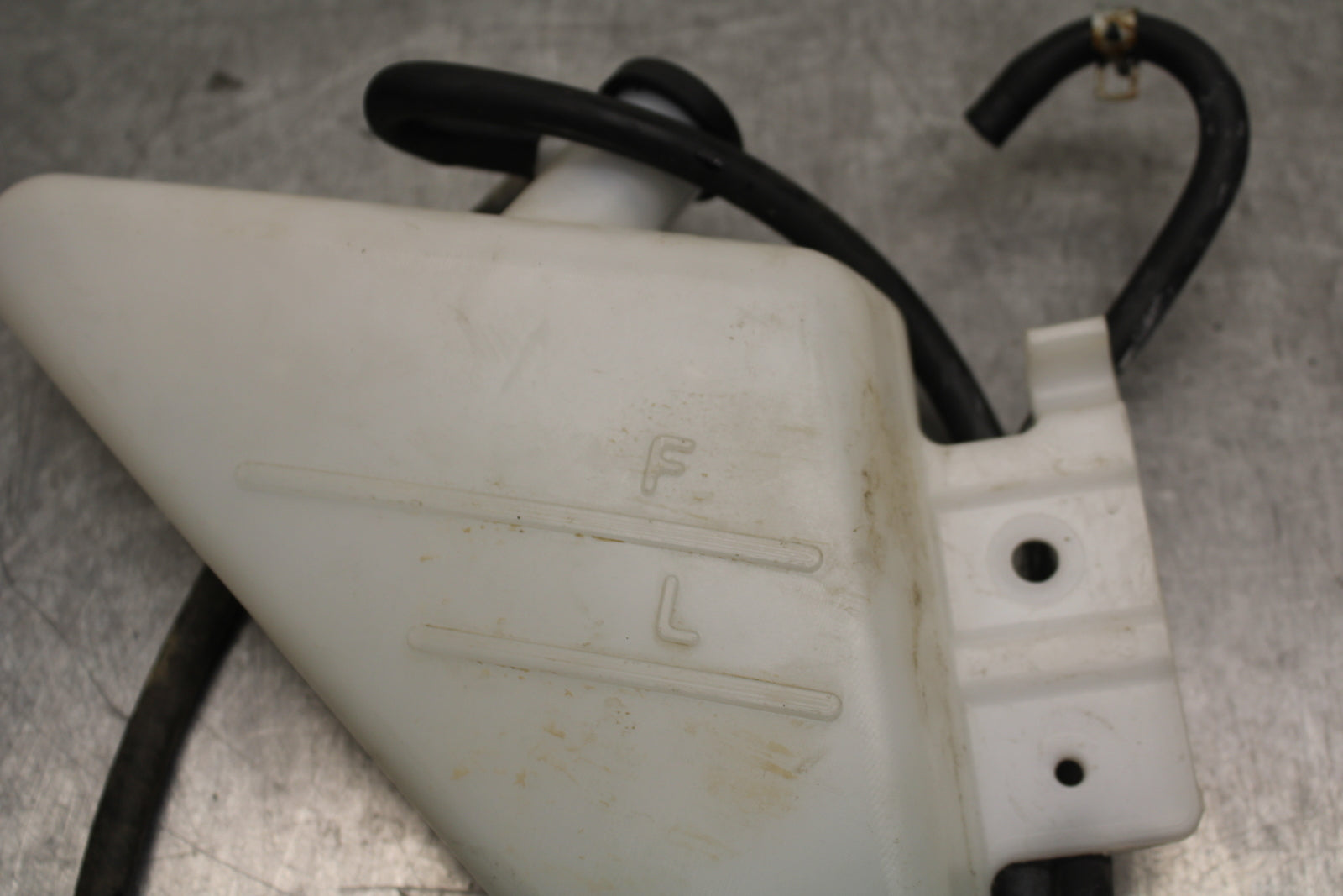 09 SUZUKI GSXR600 COOLANT WATER TANK RESERVOIR BOTTLE BB759