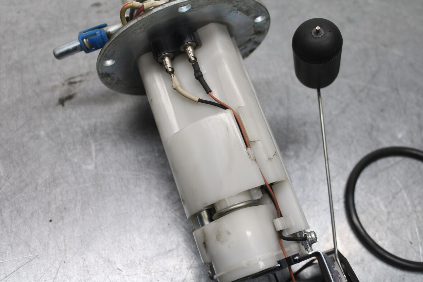 08-09 SUZUKI GSXR600 FUEL PUMP GAS PETROL SENDER UNIT BB728