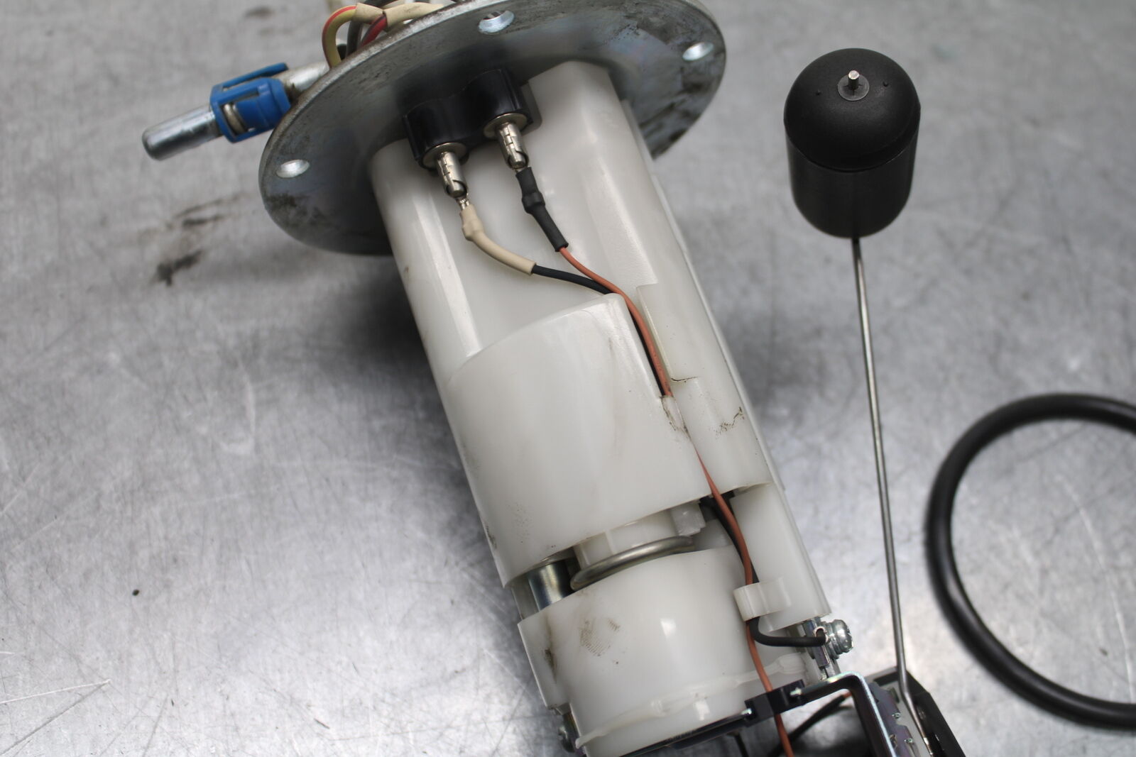 08-09 SUZUKI GSXR600 FUEL PUMP GAS PETROL SENDER UNIT BB728