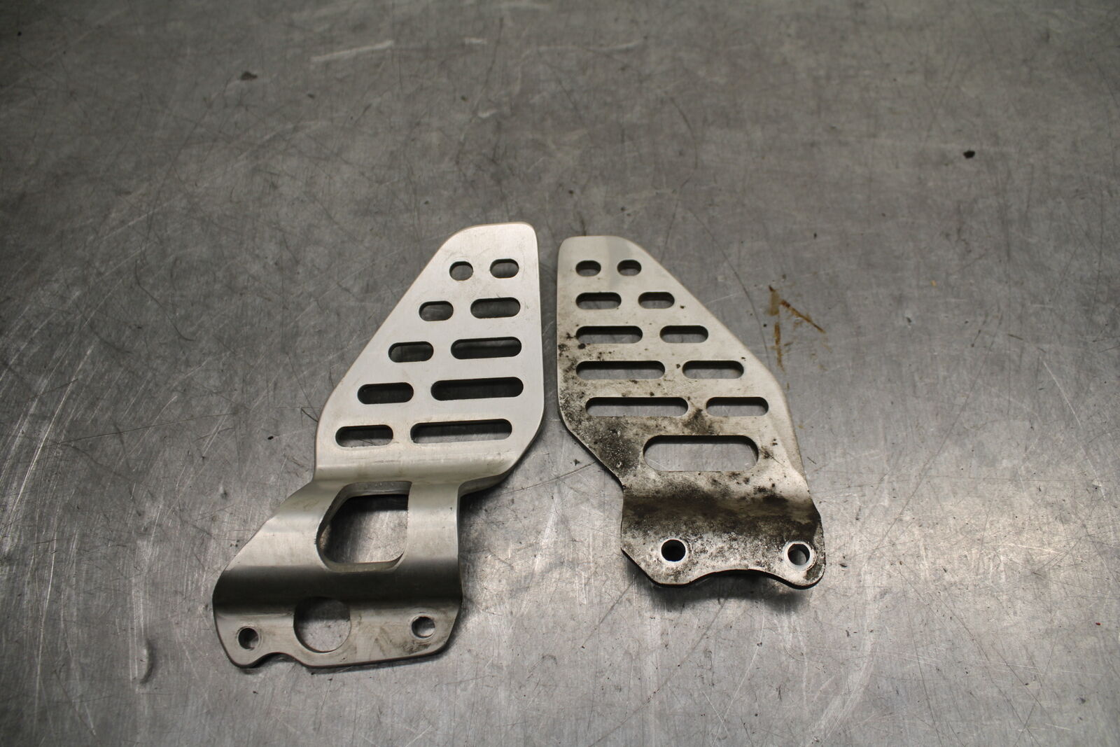 08-09 YAMAHA YZF R6S REARSET REAR SET HEEL GUARD COVER SET BB115