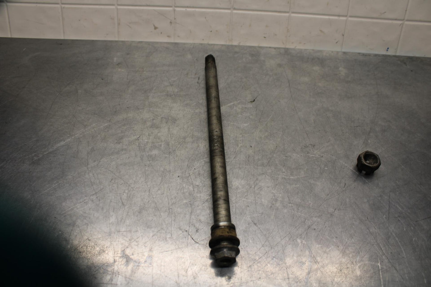 2006 Kawasaki Vulcan 900 VN900B Classic REAR AXLE BACK WHEEL PIVOT BOLT  BB585