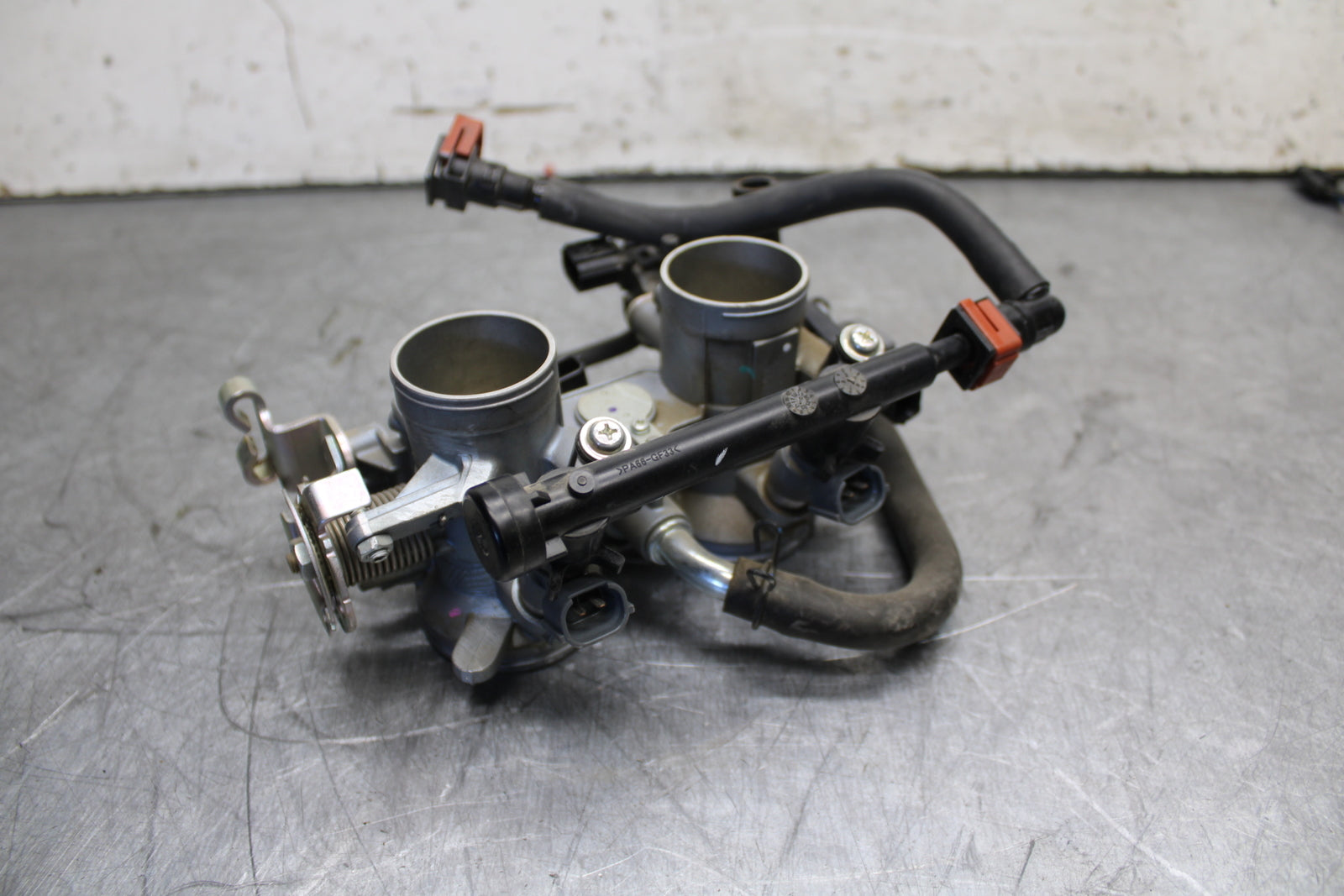 19-22 KAWASAKI Z400 MAIN FUEL INJECTORS / THROTTLE BODIES BB708