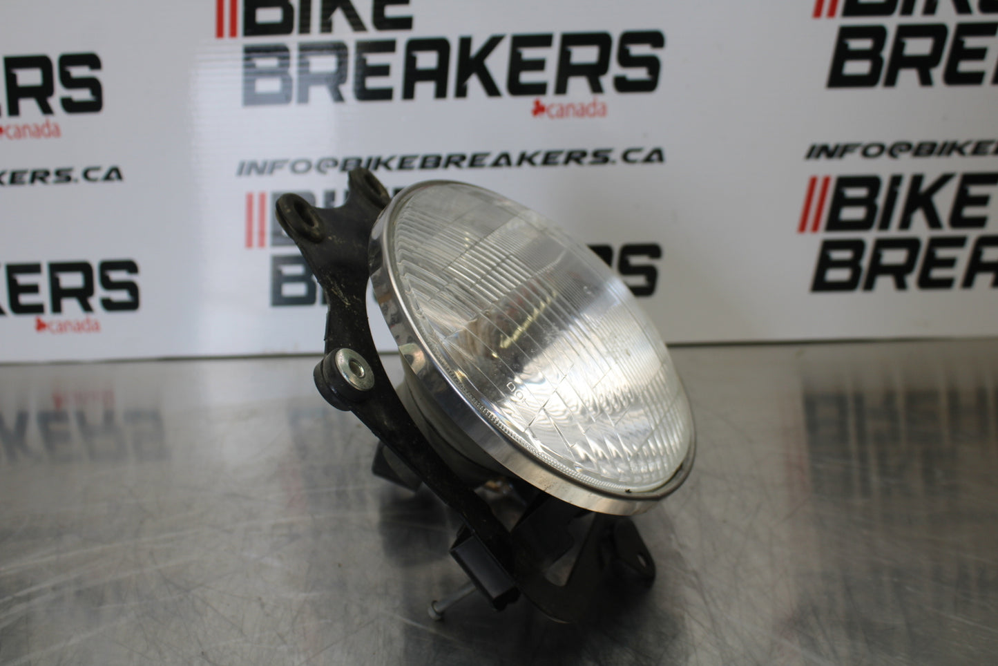 09 YAMAHA ROYAL STAR XVZ1300TF VENTURE SINGLE HEADLIGHT HEAD LAMP LIGHT BB151