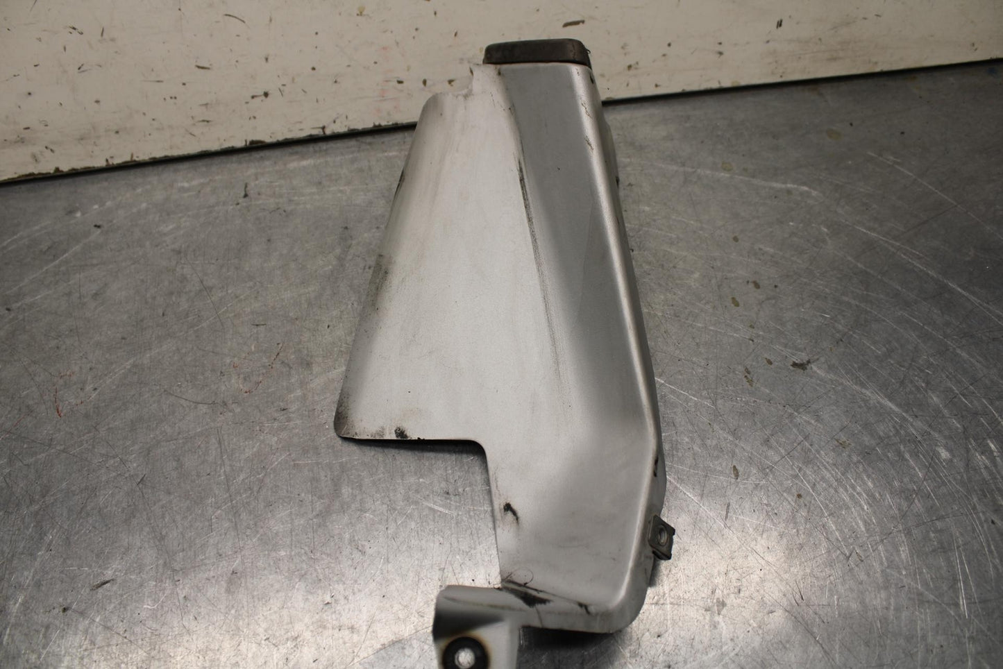 20-23 APRILIA RS660 REAR LEFT MUFFLER EXHAUST PIPE COVER HEAT SHIELD GUARD BB643