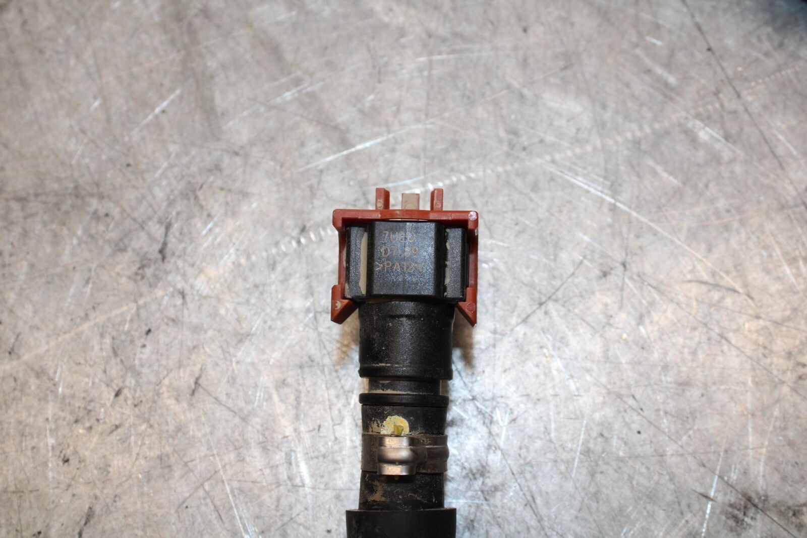 19 YAMAHA YZF R3 FUEL HOSE GAS LINE TUBE PIPE BB56