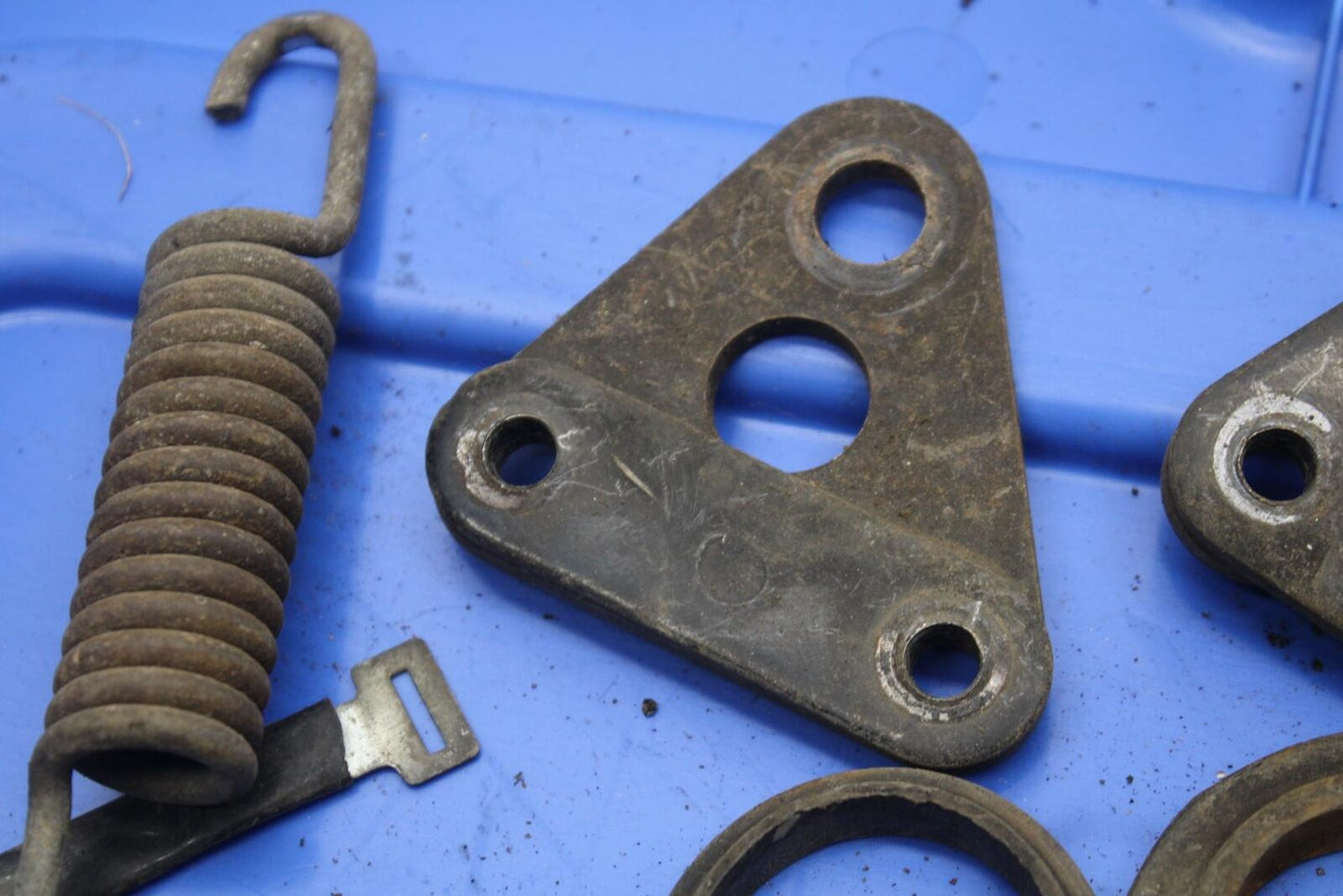 80-83 SUZUKI GS750E ENGINE MOTOR MOUNTS AND MISCELLANEOUS BOLTS BB82