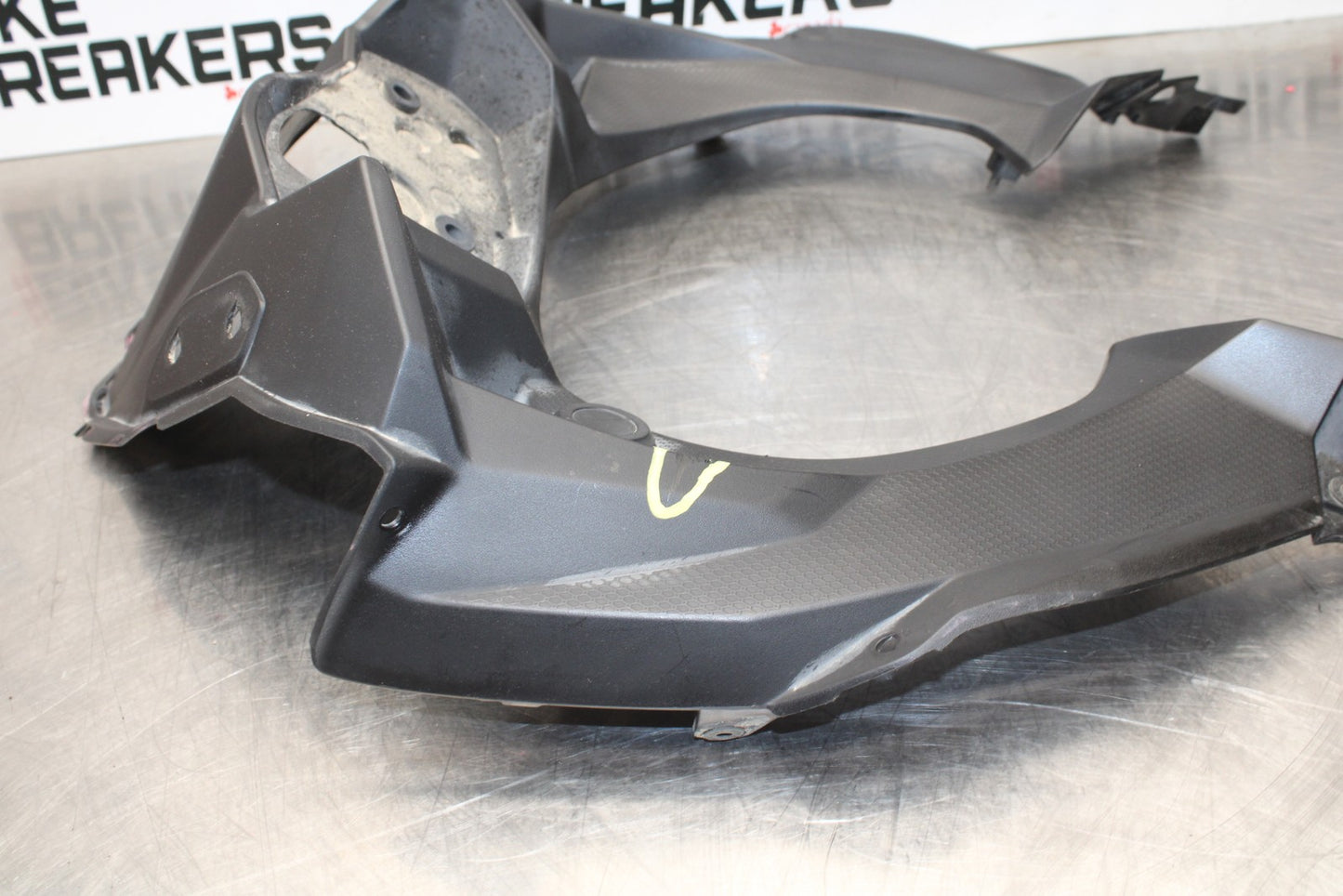 18-23 KAWASAKI NINJA 400 EX400 ABS FRONT CENTER COWL FAIRING BB177