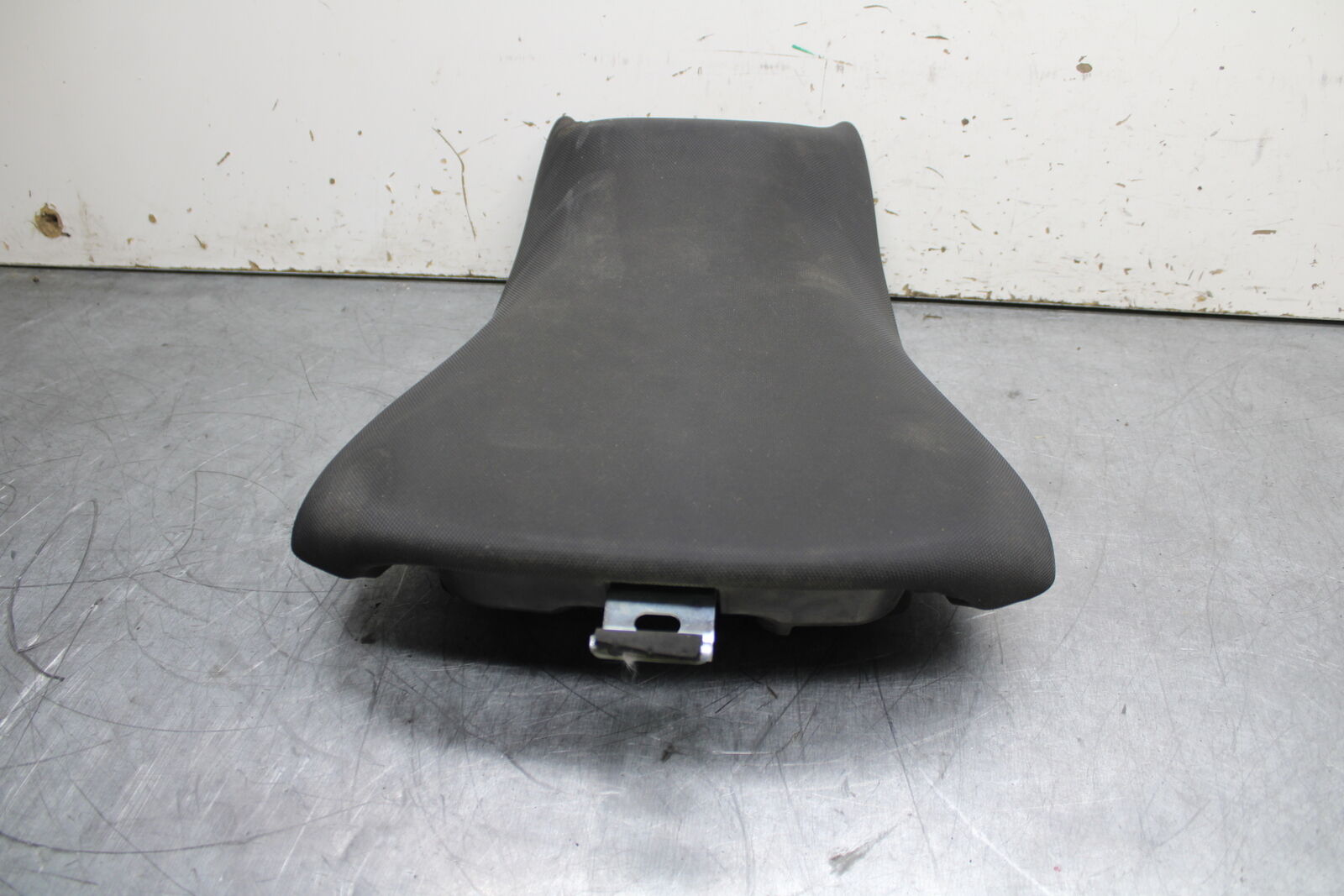12-17 KAWASAKI ER-6N Z650 FRONT DRIVERS SEAT PAD SADDLE PILLION BB709