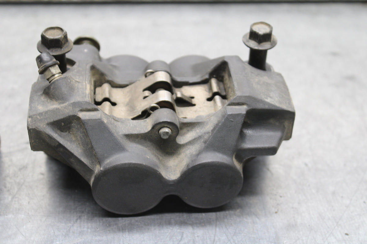 06-07 YAMAHA YZF R6 RIGHT LEFT FRONT BRAKE CALIPER SET PAIR CALIPERS BB742