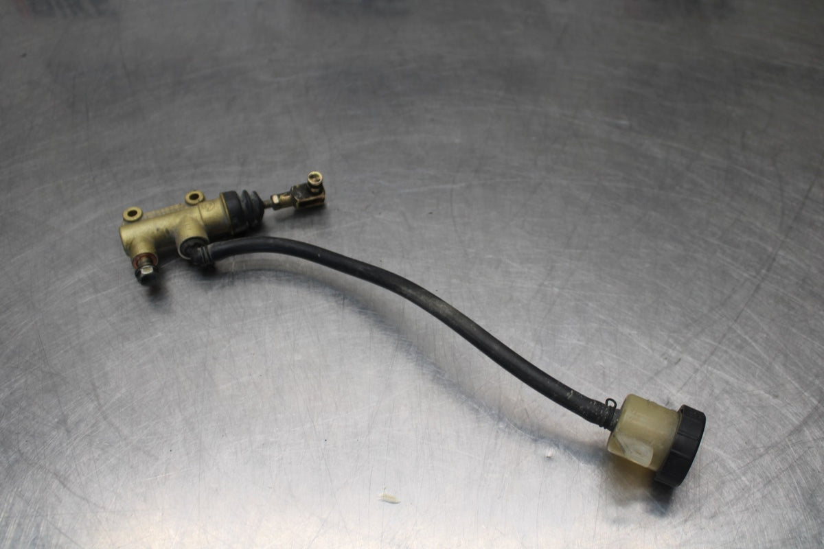 05 DUCATI SUPERSPORT 800 REAR BACK BRAKE MASTER CYLINDER W RESERVOIR BB913