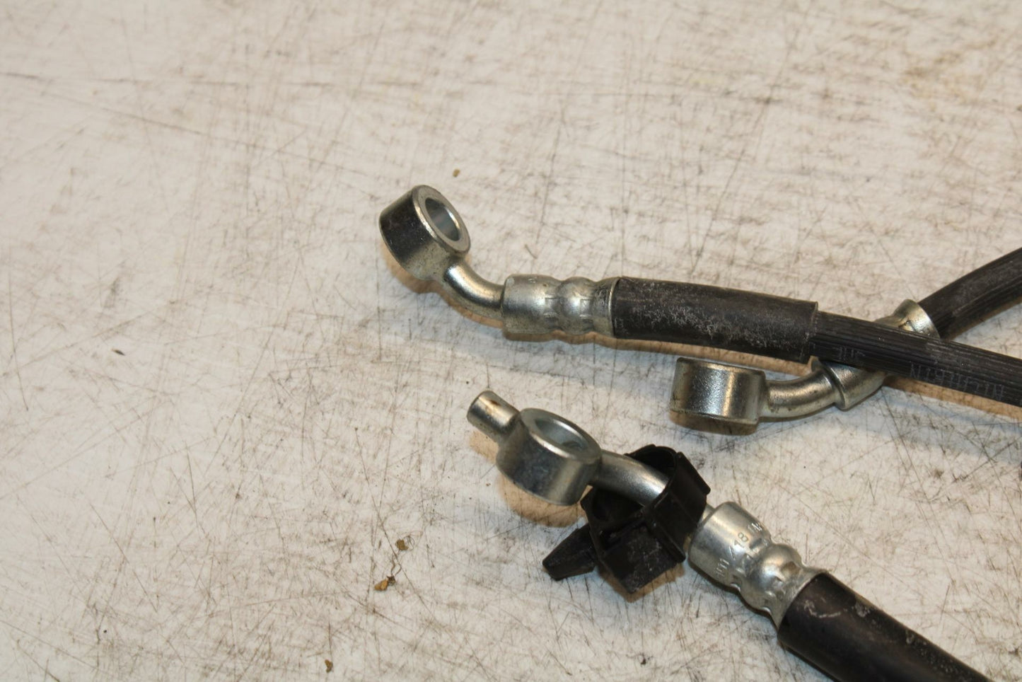 11-19 SUZUKI GSXR600 FRONT BRAKE CALIPER HOSES LINES BB371