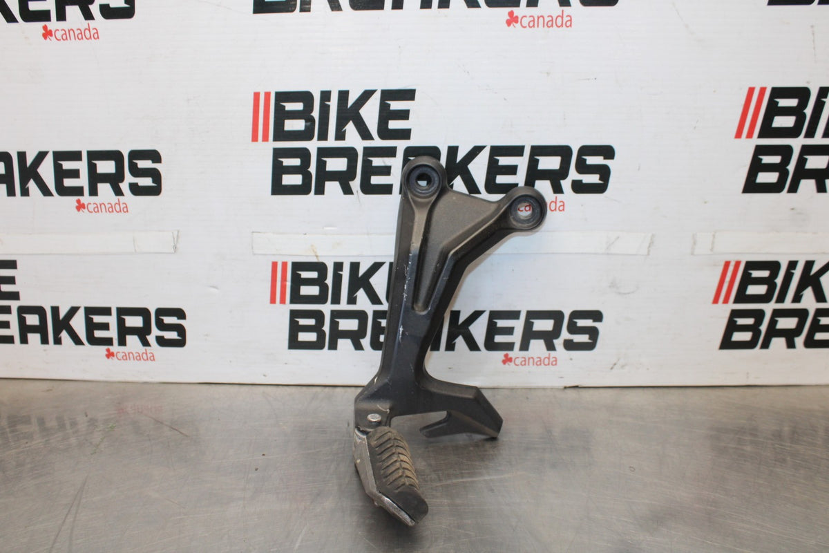 23 KAWASAKI NINJA 650 EX650 LEFT REAR BACK PASSENGER PEG BB920