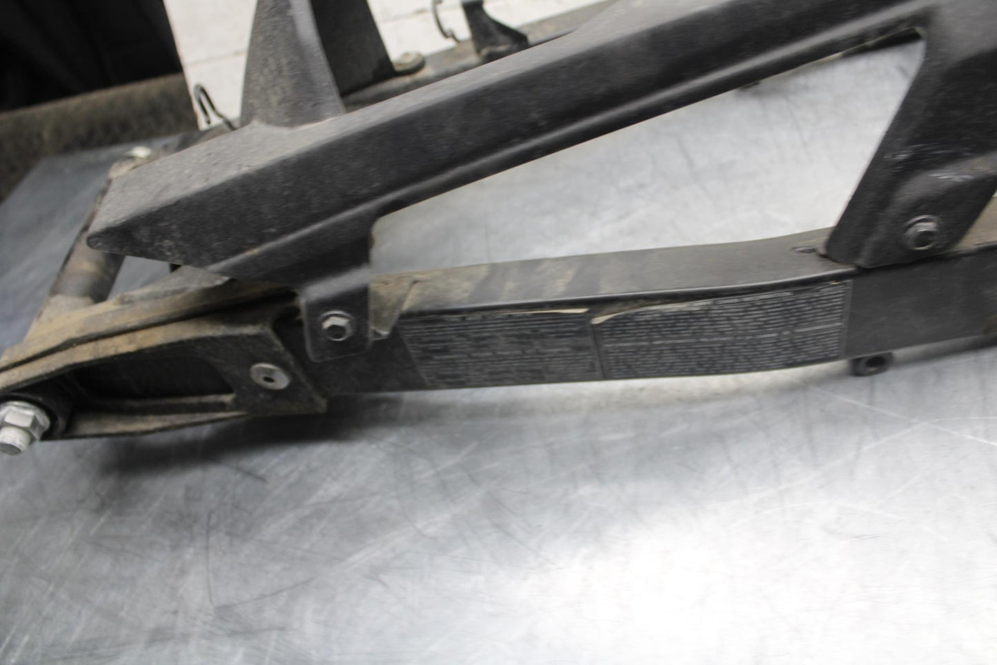 2013 Kawasaki Ninja 300 EX300B ABS REAR SWINGARM BACK SUSPENSION SWING ARM BB518