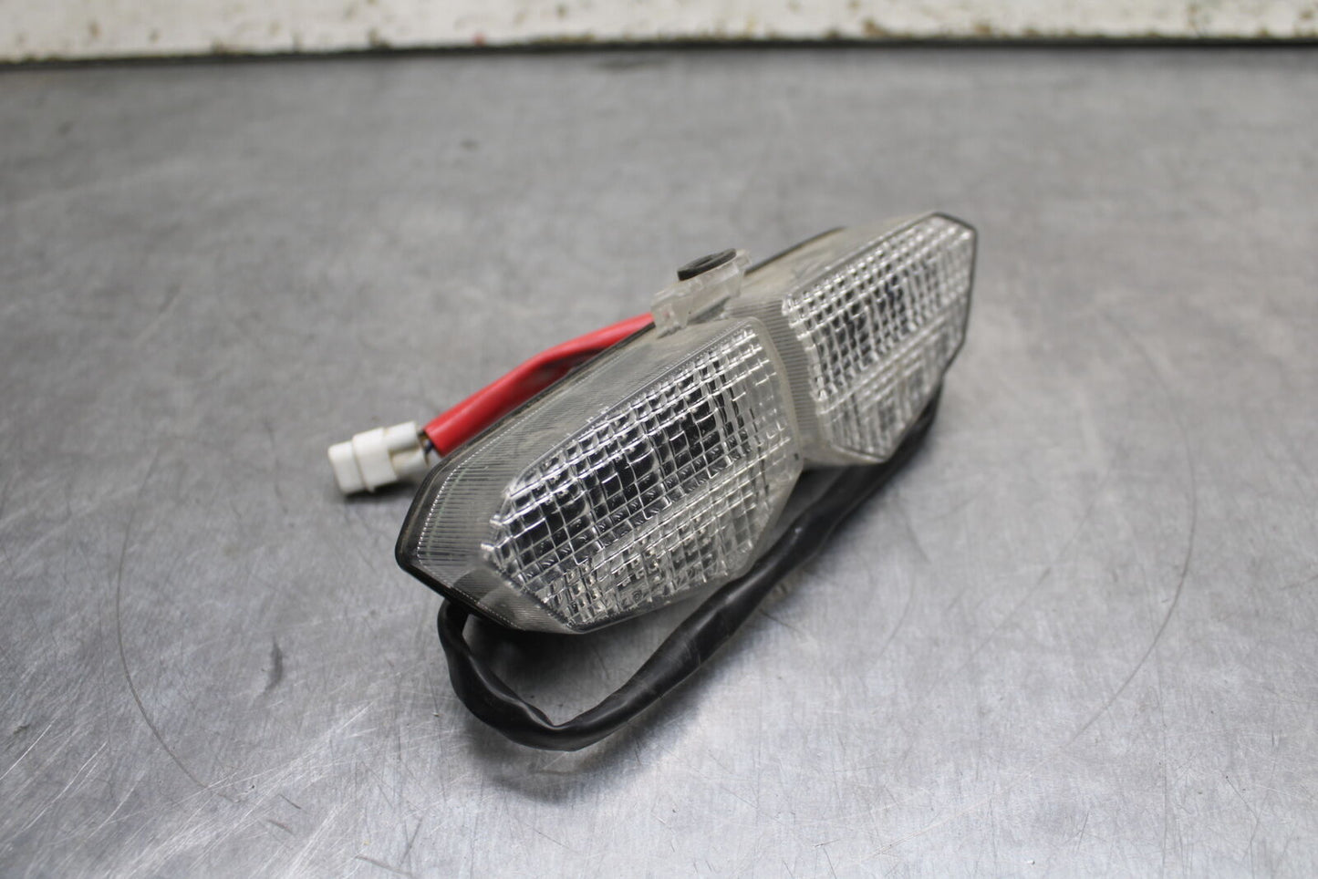 08-09 YAMAHA YZF R6S REAR TAIL TAILLIGHT BACK BRAKE LIGHT BB114