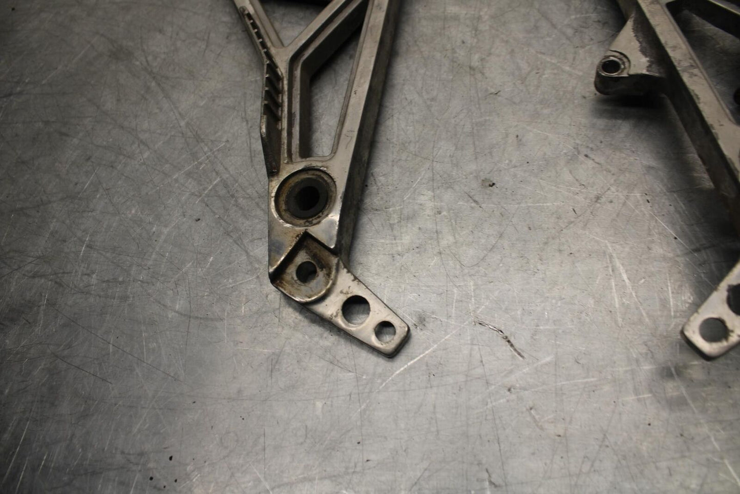 84-85 YAMAHA FJ1100 LEFT RIGHT REARSET REAR SET DRIVER PEG BRACKETS MOUNTS BB29