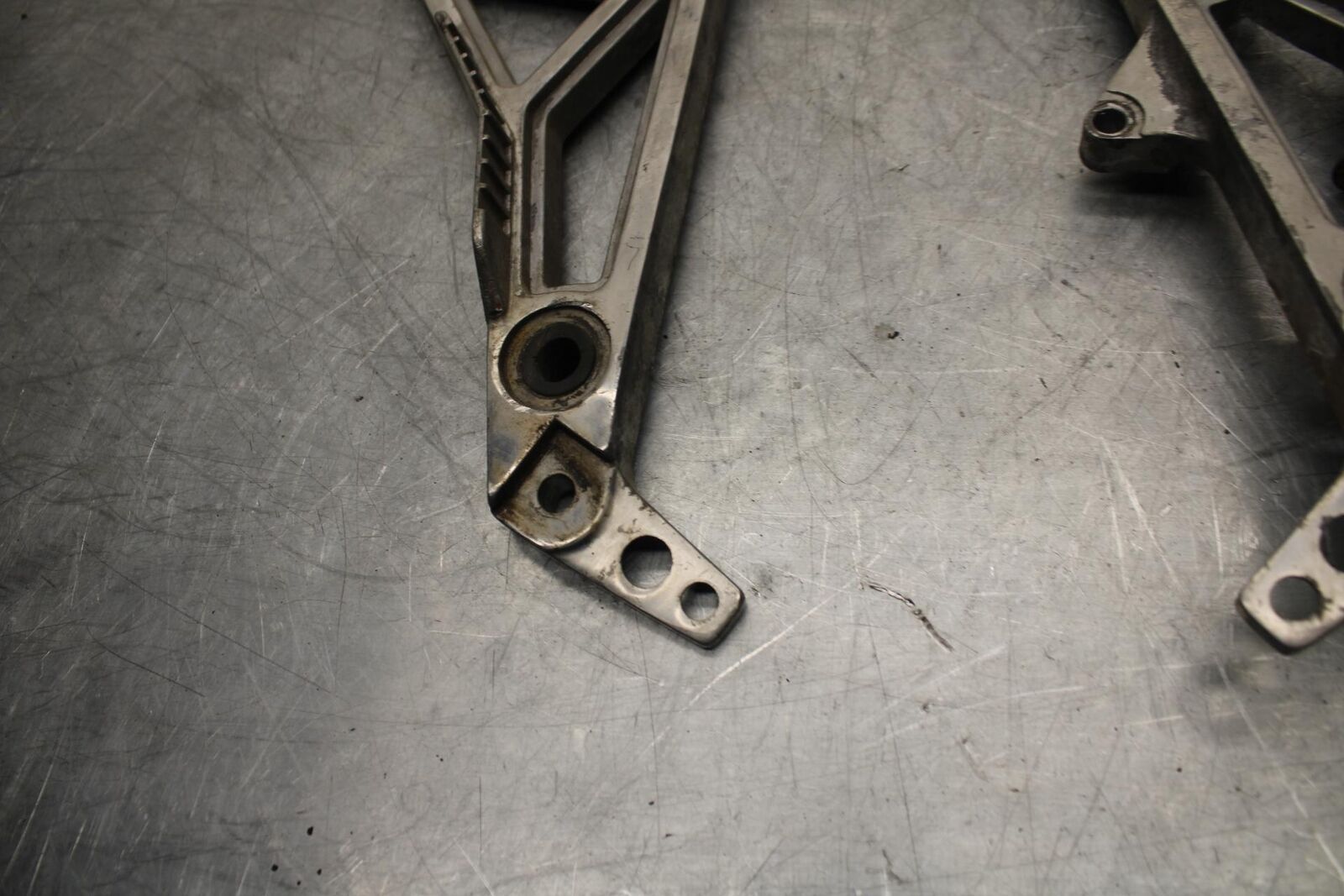 84-85 YAMAHA FJ1100 LEFT RIGHT REARSET REAR SET DRIVER PEG BRACKETS MOUNTS BB29
