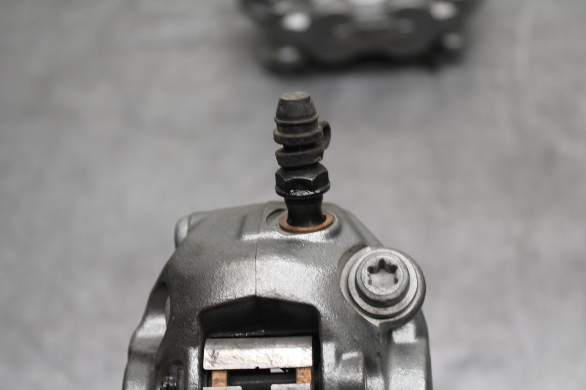 21-24 KTM 890 ADVENTURE R RIGHT LEFT FRONT BRAKE CALIPER SET PAIR CALIPERS BB723