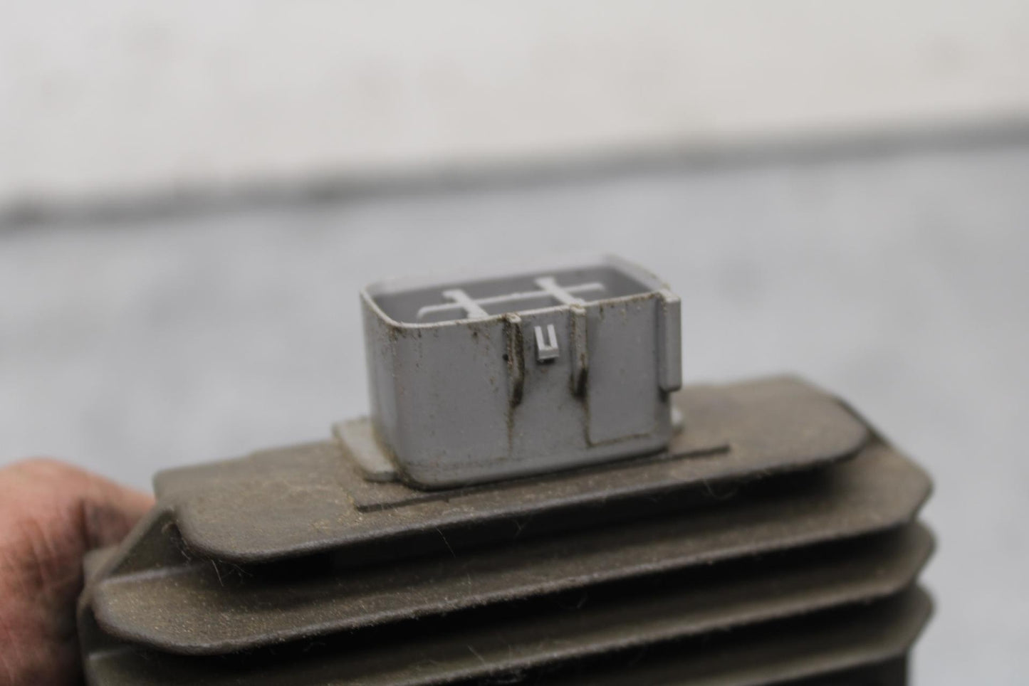 15-16 KAWASAKI EX300 RECTIFIER VOLTAGE REGULATOR BB635