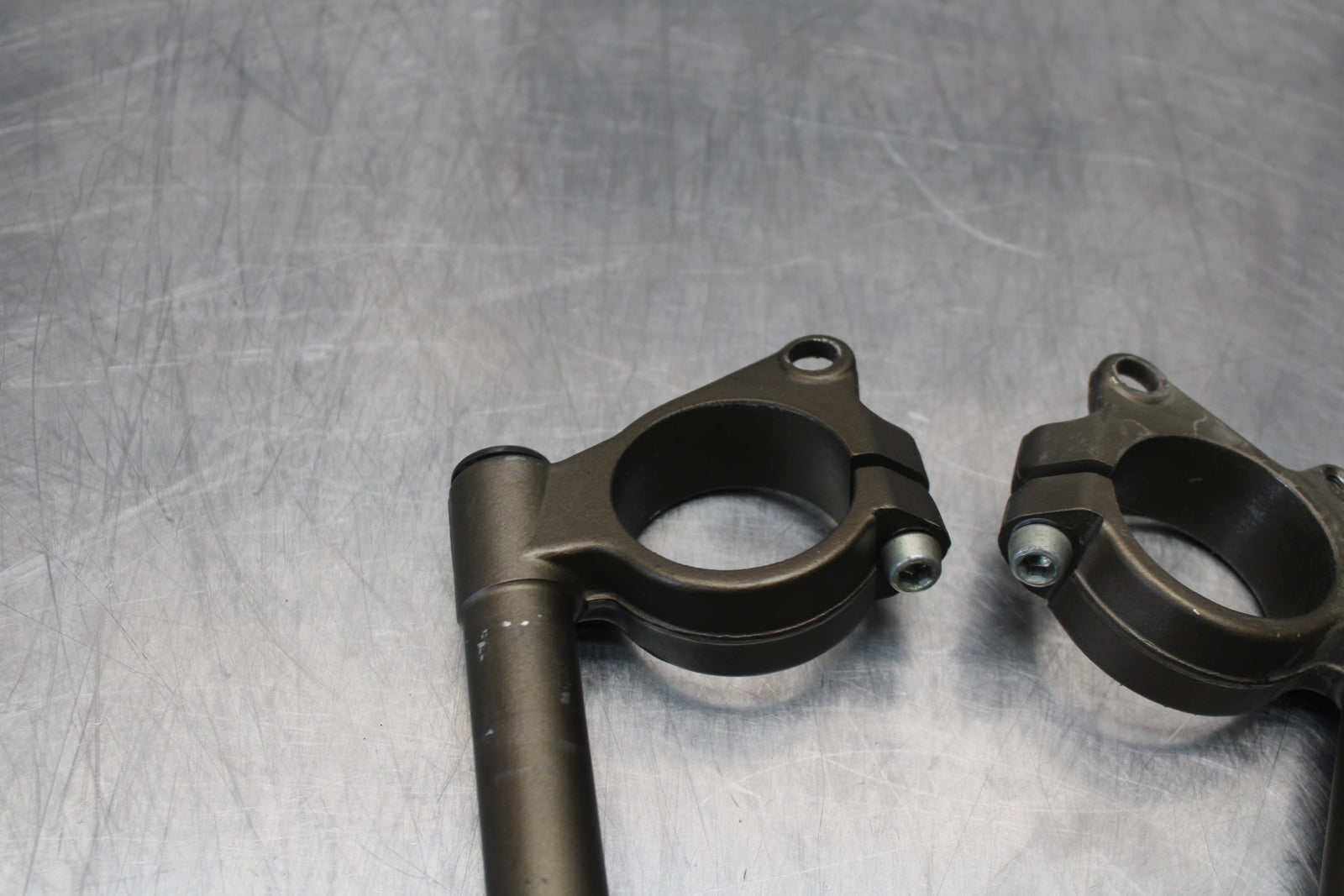 04-05 KAWASAKI NINJA ZX10R LEFT RIGHT CLIP ON ONS HANDLEBARS PAIR SET BB163