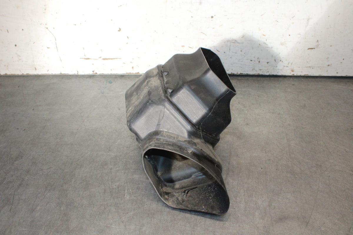 09-14 YAMAHA YZF R1 RAM AIR INTAKE TUBE DUCT BB696