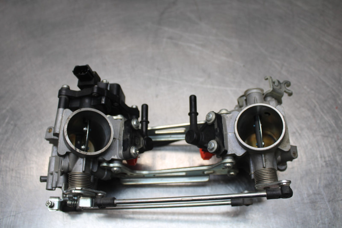17-24 SUZUKI SV650 MAIN FUEL INJECTORS / THROTTLE BODIES BB829