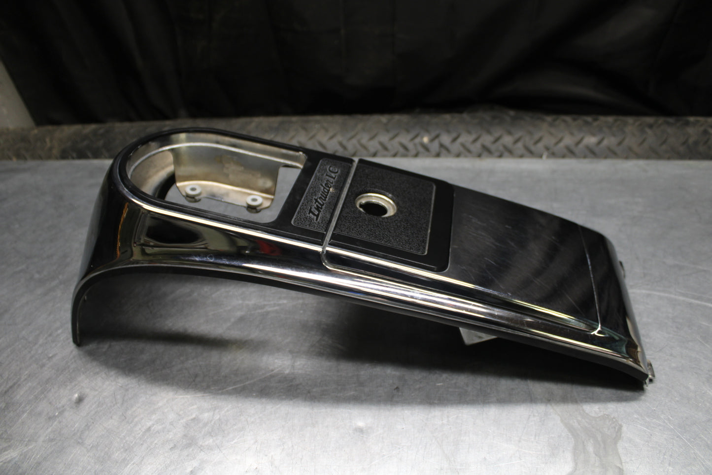 00 SUZUKI INTRUDER 1500 VL1500 GAS TANK CAP COVER TRIM PANELCOWL FAIRING BB761