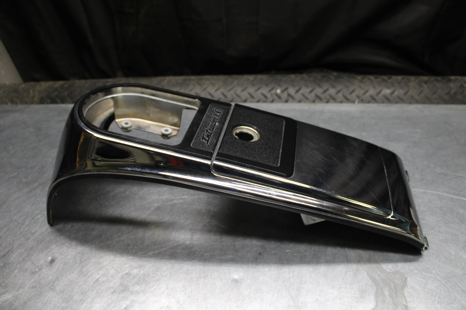 00 SUZUKI INTRUDER 1500 VL1500 GAS TANK CAP COVER TRIM PANELCOWL FAIRING BB761