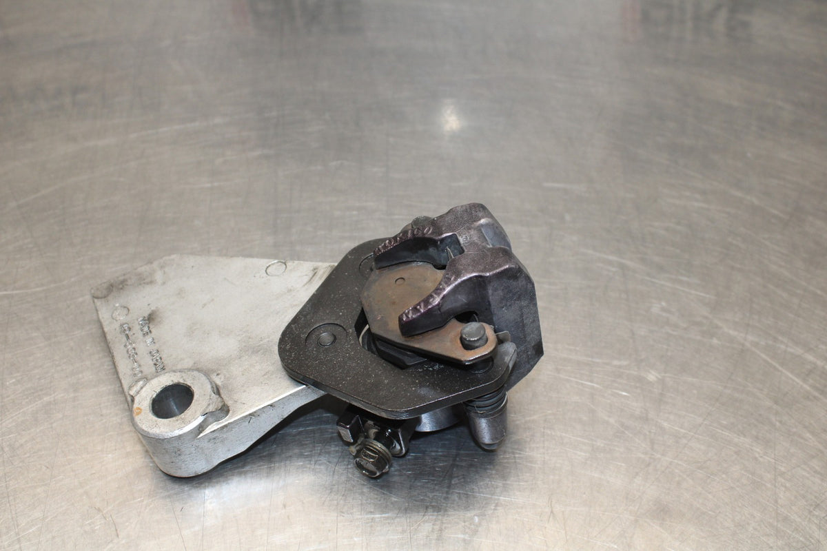 96 KAWASAKI NINJA 500 EX500A REAR BACK BRAKE CALIPER W MOUNT BRACKET BB768